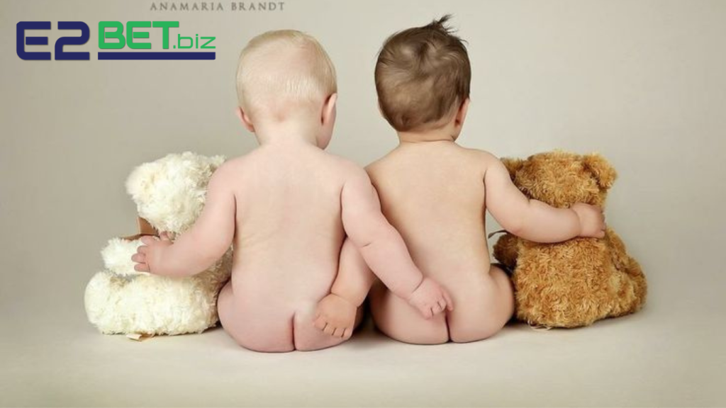 Mơ Thấy 2 Bé Trai Sinh Đôi Đánh Con Gì? Giải Mã Giấc Mơ Mang Đến May Mắn!