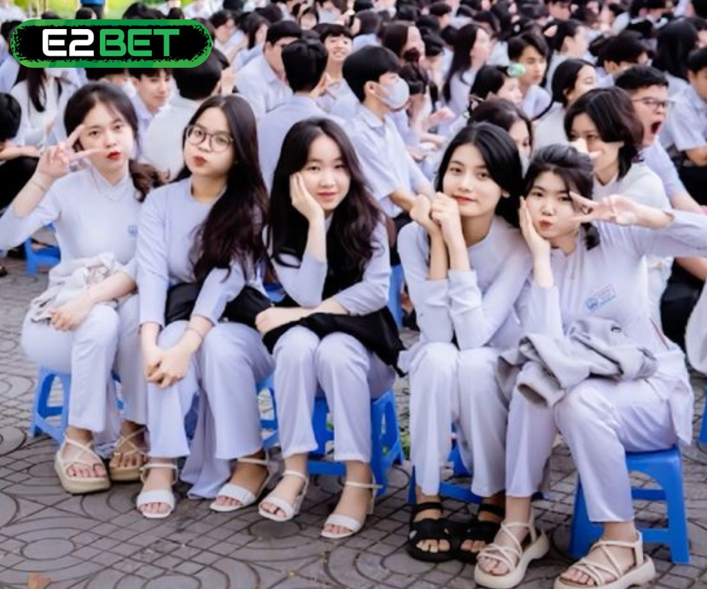Nằm Mơ Thấy Bạn Học Cấp 3 Đánh Con Gì? Giải Mã Giấc Mơ Và Gợi Ý Con Số