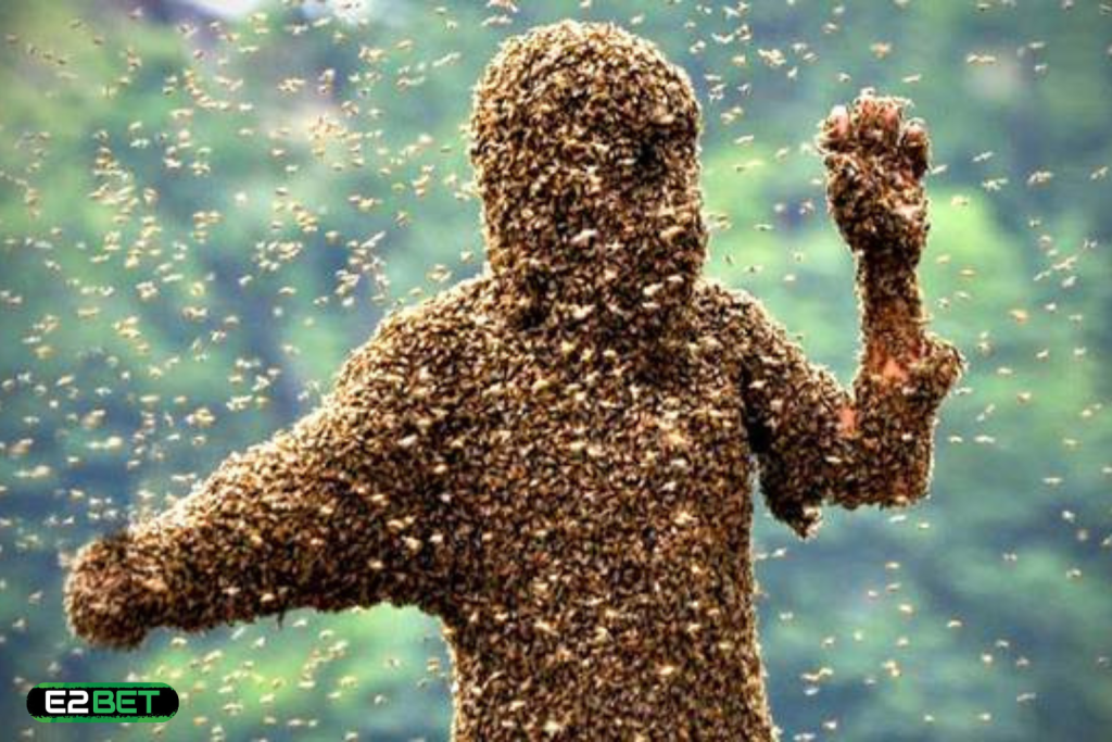 Nằm Mơ Thấy Ong Đuổi Đánh Đề Con Gì? Ong Đến Không Chỉ Để Chích Mà Còn Để Chỉ Số!