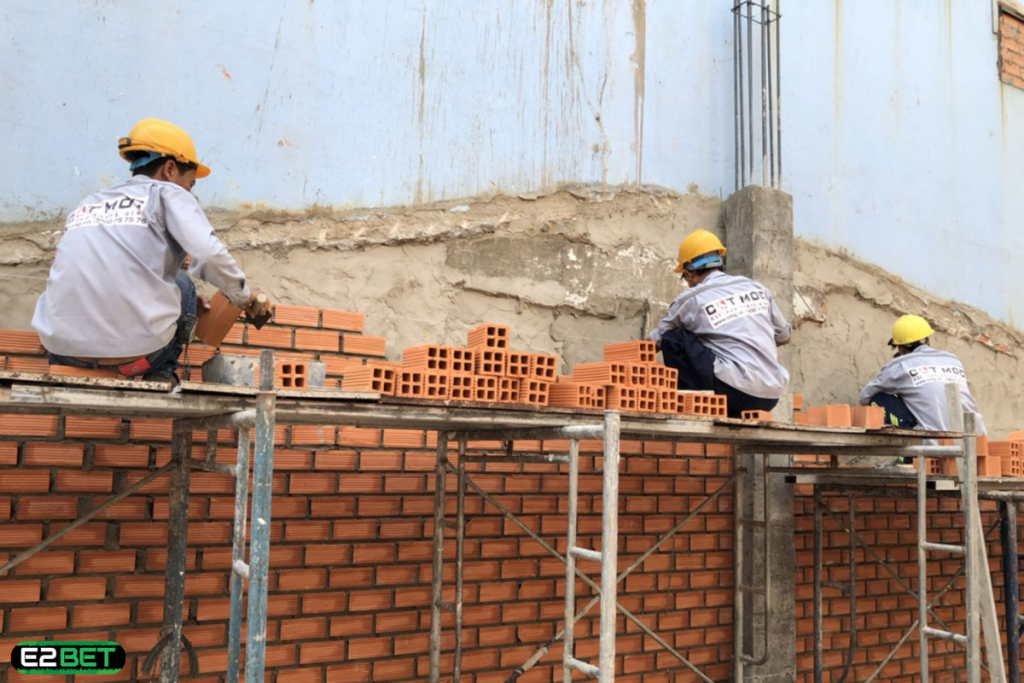 Mơ Thấy Thợ Xây Nhà Đánh Số Gì? Gạch Lát May Mắn Từ Giấc Mơ